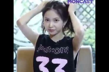 ♥ Extra Cute Korean Bunny Tying Up Her Hair - 여분의 귀여운 한국의 소녀 묶여 그녀의 머리 ♥