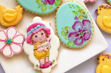 Easter Cookies. Cute little girl with bunny. 🐇🐥