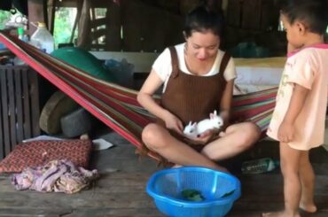 LOVELY SMART GIRL PLAYING CUTE RABBITS AT HOME HOW TO PLAY WITH RABBITS & FEED BABY RABBITS  #1