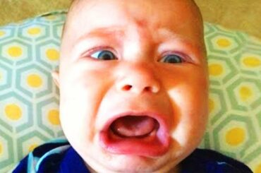 Cute Baby's Startle Reflexes- Funny Baby Videos