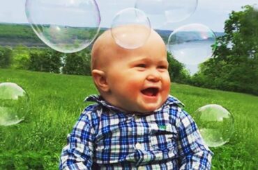 Cutest Baby Loves Playing With Bubble Wrap - Funny Baby Video