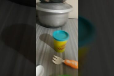 Im eating a play doh like a kluna tik Cutebunny roblox