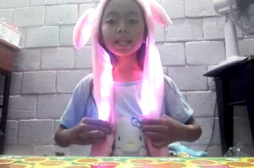 Bunny hat ade lampu gusy....cute the bunny hat
