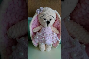 Handmade bunny toy / Plush crochet rabbit огляд від rukodilnalavka