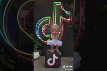 A bunny dancing now a baby dancing weird stuff dancing pt2