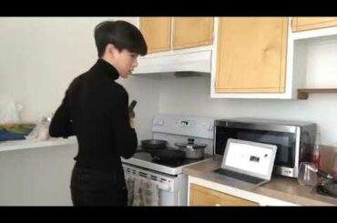 Yos Omelet recipe!  Cute bunny is preparing breakfast