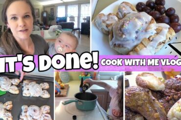 COOKING AT HOME! | BUNNY CINNAMON ROLLS & CHICKEN DINNER! | COOK WITH ME