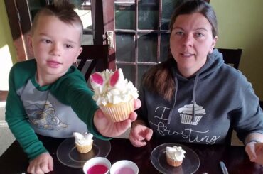 Making Cute and Easy Bunny Cupcakes