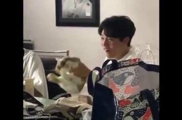 Moment win metawin "bunny playing with a rabbit "