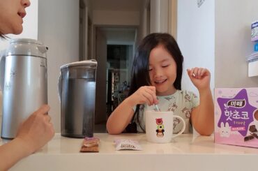 Little Foot's Demo Time! { Rabbit Marshmallow Hot Chocolate Drink}