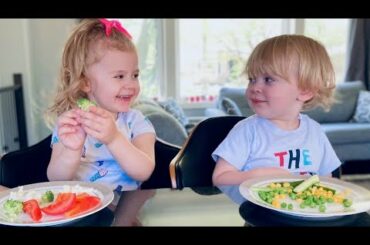 Emma & Alex Open Bunny Surprises