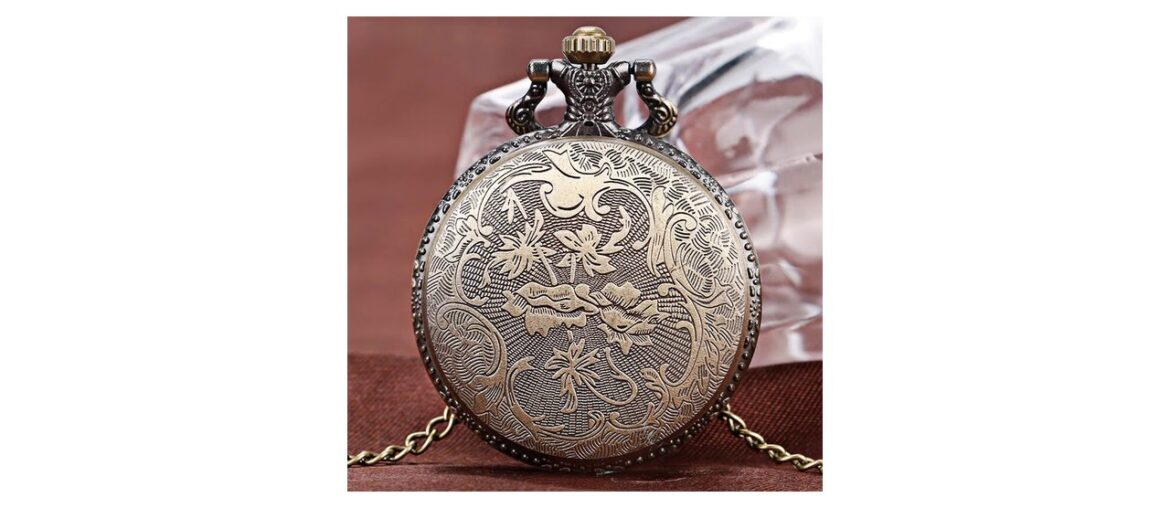 New Vintage Watch Alice in Wonderland Cute Rabbit Copper Quartz Pocket Watches Men Women Beautiful