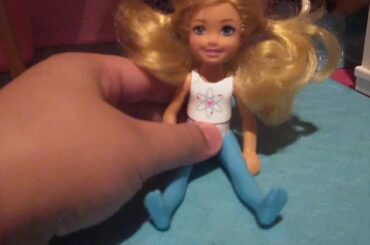 Cute bunny/Chelsea doing a quick room tour