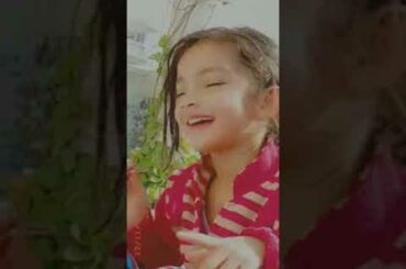 Cute baby girl bhut hi jayda chalne wala satus video 👩