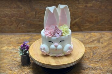 How To Make Cute Bunny Cake | Easy Fondant Decoration 😇