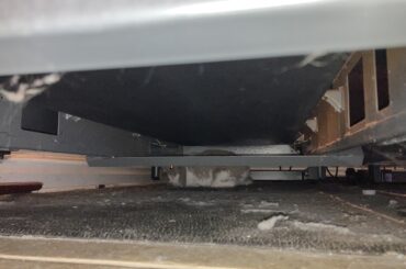 This motherfluffer keeps diving under the treadmill and expecting me to fish him out when he gets stuck 🙄