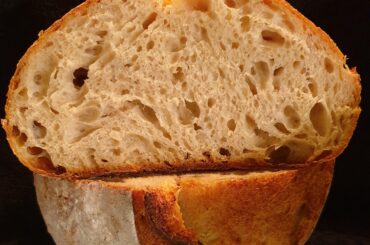 Recommended to post here, a loaf that made a bunny, complete with eye lol