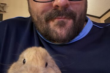 We still haven’t settled on a name.   He does have a few aliases- Emilio Estevez , Mario Van Pebbles , Bunny Wailer ( his dog big brother is Bob Marley), Kiefer , Caramel , Lemon pepper ,…….