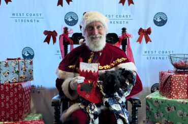 Cecil met Santa at my local gym ❤️