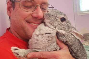 Happy Sunday from Miss Maggie and me 🥰 Bunny 🐰 kisses are the best 🥰