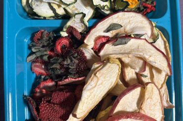 Dehydrated snacks for the babes