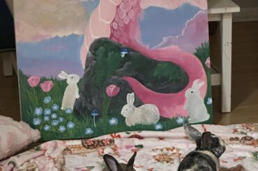 The painting and her source of inspiration meeting eachother 😂🤌🏻✨