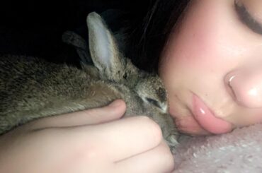 He’s not comfy unless my face is smooched into his 😆😆