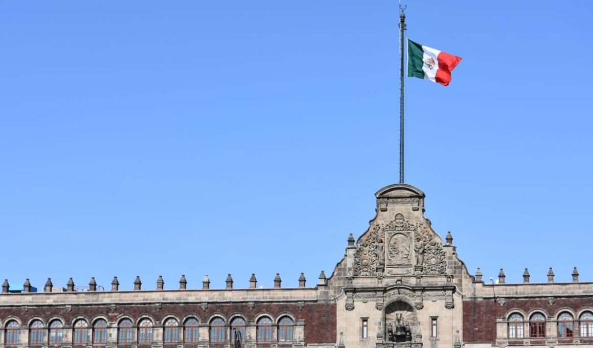 Mexico Public Debt Surges 36% YoY as CEESP Warns Fiscal Risks