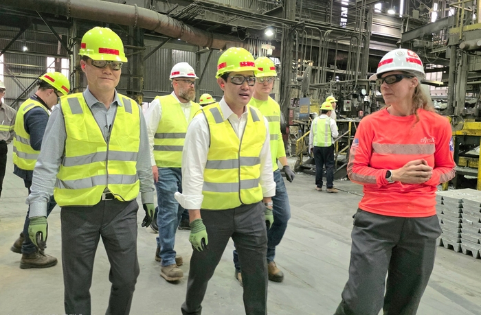 Chairman Choi Yun-beom tours the smelter acquired in the United States. [Korea Zinc]